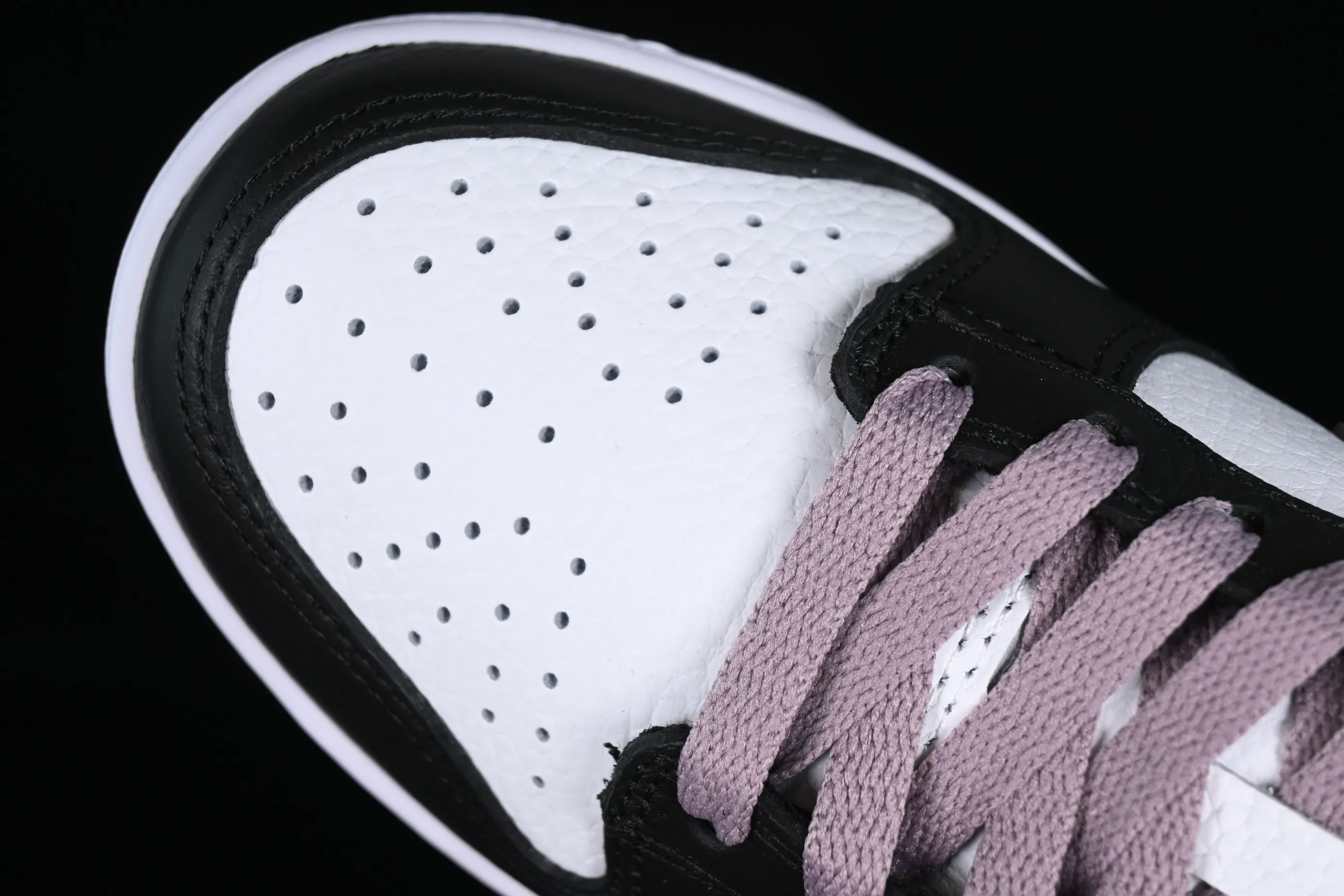 All categories Nk SB Dunk series Nk SB Dunk Low low-top sneakers Z version Nk Dunk Low SP black and white purple hook SB low-top sports and leisure sneakers DO7413-991